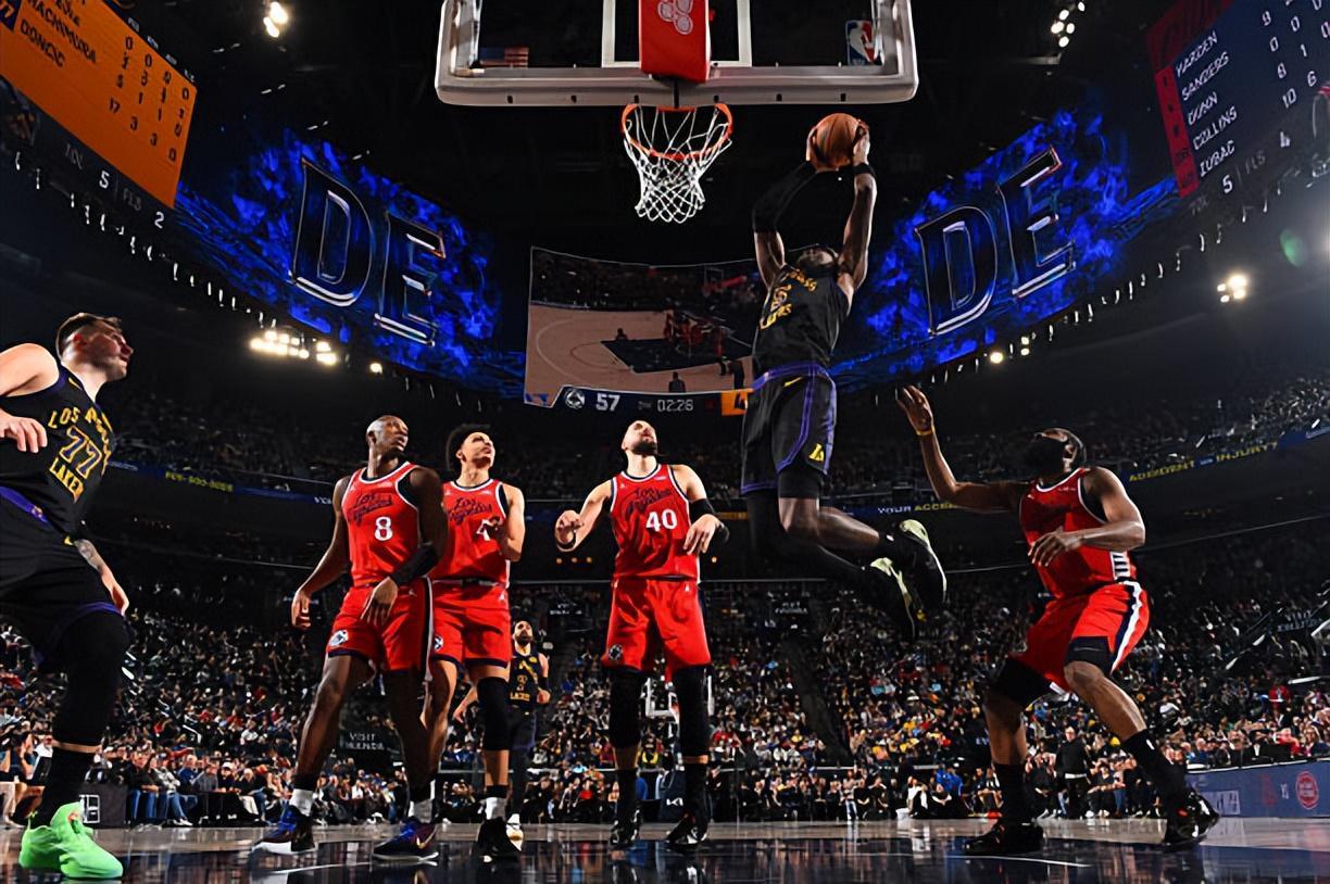 开云足球-被快船各种打爆，湖人内线支柱莫名其妙又一次彻底丧气了？